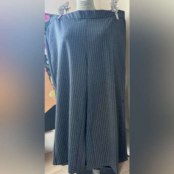 NWOT ROZ & ALI PIN STRIPED WIDE LEG TROUSERS. XL WRINKLE FREE, FLATTERING FIT - Picture 1 of 12